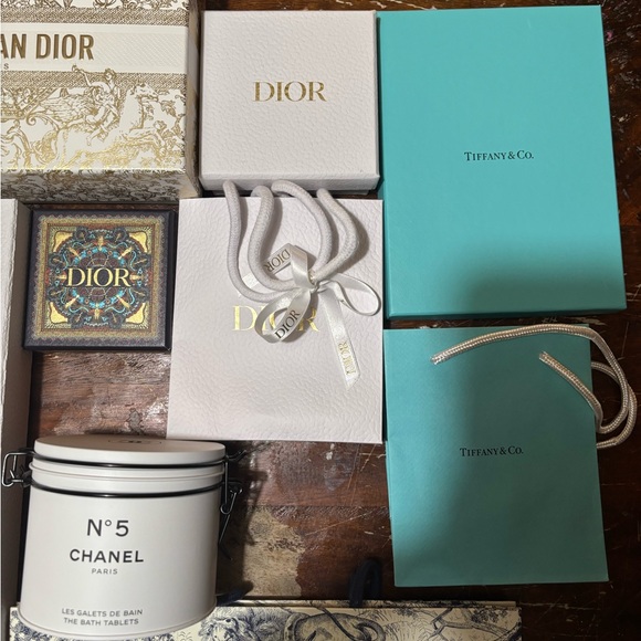 Empty Luxury Boxes (Christian Dior, Chanel, Tiffany & Co, Louis Vuitton, Hermes) - Picture 6 of 8